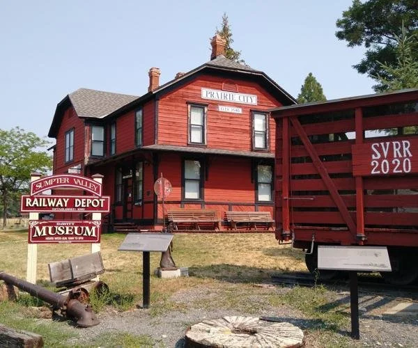 Dewitt Museum at Depot Park
